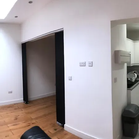 Apartment Beautiful Flat Available Next To The Center Birmingham