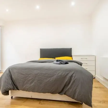 Beautiful Flat Available Next To The Center